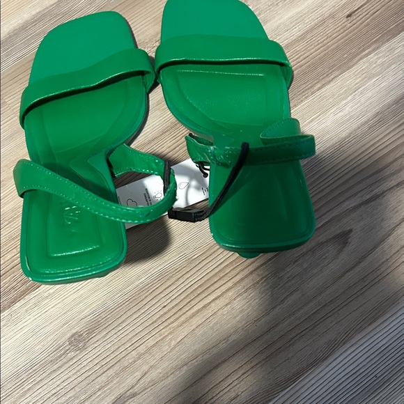 Zara Vibrant Green Strappy Sandals - Picture 2 of 10
